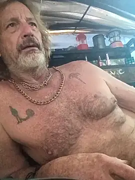 Snapshot of Cloudin_around chatting on April 12, 4:45 pm Cloudin around online show from April 12, 4:45 pm