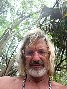 Snapshot of Cloudin_around chatting on June 16, 10:23 pm Cloudin around online show from June 16, 10:23 pm