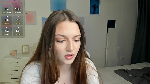 Snapshot of MiaVixxen chatting on October 19, 5:08 am MiaVixxen online show from October 19, 5:08 am