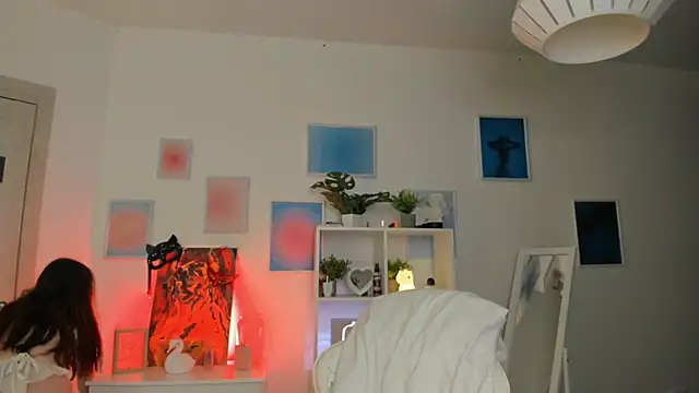 Snapshot of MiaVixxen chatting on October 25, 4:42 am MiaVixxen online show from October 25, 4:42 am