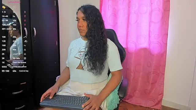 Snapshot of madisonbrunette chatting on October 9, 5:00 pm madisonbrunette online show from October 9, 5:00 pm