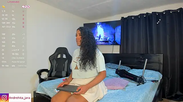 Snapshot of madisonbrunette chatting on October 11, 11:03 pm madisonbrunette online show from October 11, 11:03 pm