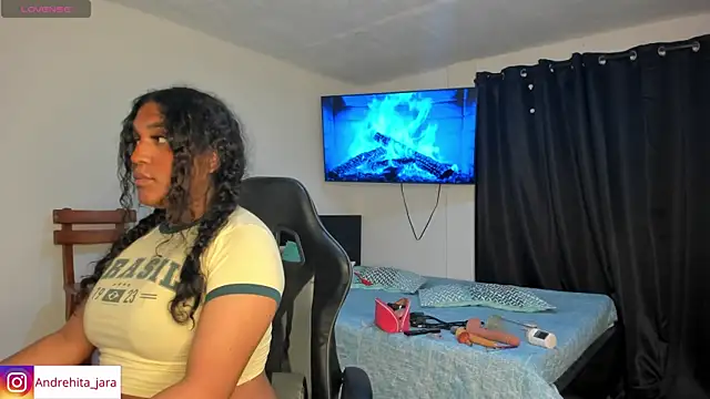 Snapshot of madisonbrunette chatting on November 4, 3:27 am madisonbrunette online show from November 4, 3:27 am