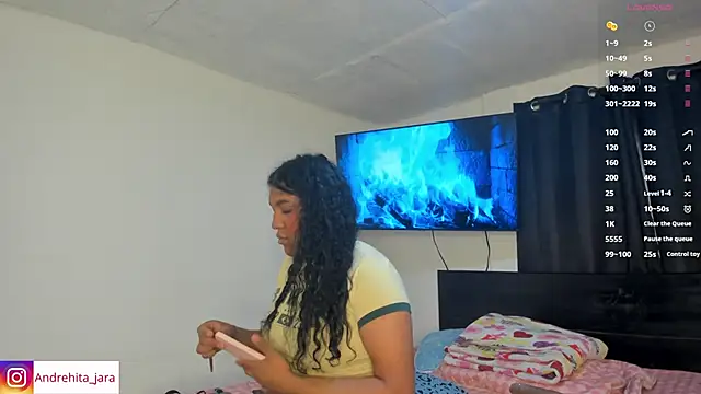 Snapshot of madisonbrunette chatting on November 13, 7:24 pm madisonbrunette online show from November 13, 7:24 pm