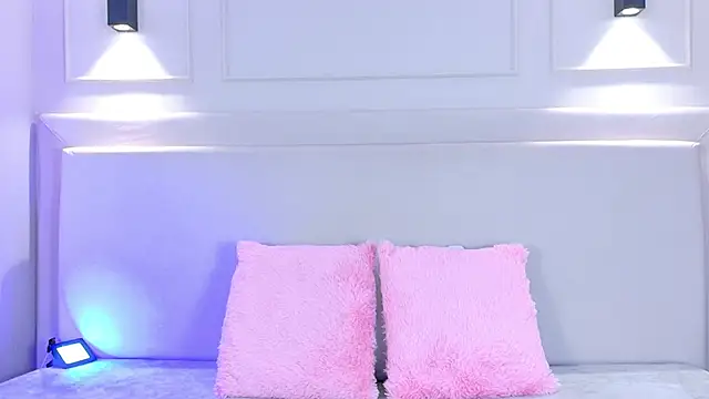 Snapshot of NickyBelmonth chatting on September 17, 11:34 am NickyBelmonth online show from September 17, 11:34 am