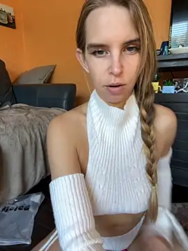 thigh hi online show from October 13, 2:39 pm