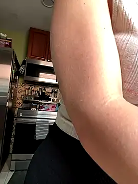 thigh hi online show from November 6, 4:41 pm