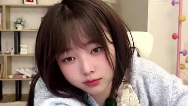 Chenjing0 online show from April 18, 1:37 pm