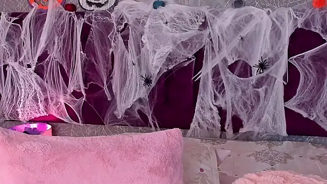 LiaCathaleya online show from October 19, 8:20 pm