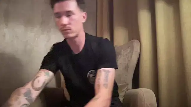 Snapshot of long_1313 chatting on October 20, 4:51 pm long 1313 online show from October 20, 4:51 pm