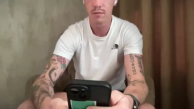 Snapshot of long_1313 chatting on October 26, 12:11 pm long 1313 online show from October 26, 12:11 pm