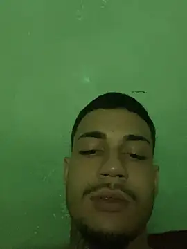 Snapshot of TiagopirocudoMG chatting on February 19, 9:14 pm TiagopirocudoMG online show from February 19, 9:14 pm