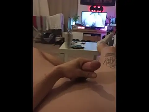 Snapshot of Hessebub chatting on January 17, 1:21 am Hessebub online show from January 17, 1:21 am