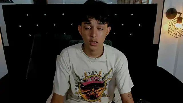 jisuscat online show from October 17, 9:28 pm