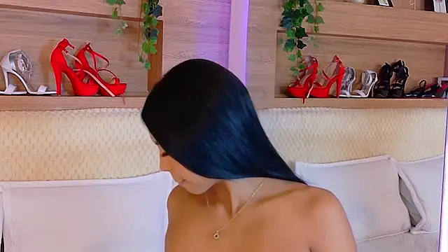 Snapshot of AbieHills chatting on November 28, 11:57 am AbieHills online show from November 28, 11:57 am