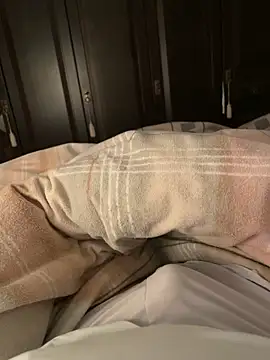 gamdschie49 online show from April 2, 7:55 pm