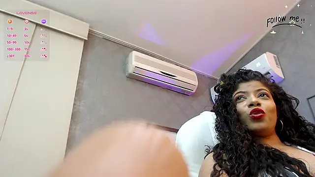 Snapshot of harper_ziu chatting on February 24, 10:25 pm harper ziu online show from February 24, 10:25 pm