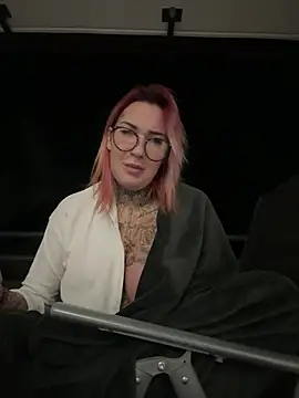 Mia-Fuchs online show from February 11, 4:55 am