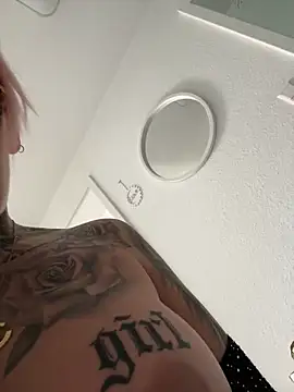 Mia-Fuchs online show from March 11, 12:28 pm