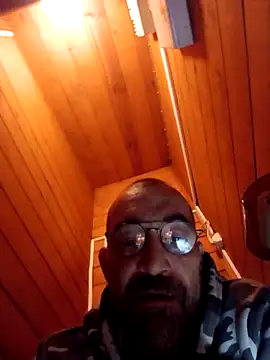 Snapshot of javierpasteur69 chatting on November 9, 11:08 am javierpasteur69 online show from November 9, 11:08 am