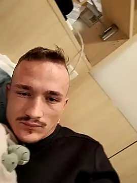 frankthefuck69 online show from November 21, 9:24 pm