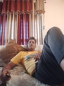 MAGNETICDADDY8 online show from October 15, 9:20 am