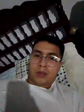 Snapshot of RODRI_POLLADURA chatting on November 22, 1:59 am RODRI POLLADURA online show from November 22, 1:59 am