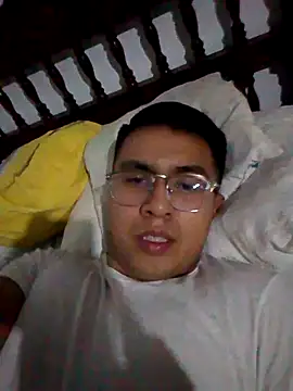 Snapshot of RODRI_POLLADURA chatting on December 15, 5:01 am RODRI POLLADURA online show from December 15, 5:01 am