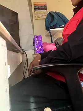 Snapshot of securityhot chatting on January 4, 8:37 pm securityhot online show from January 4, 8:37 pm