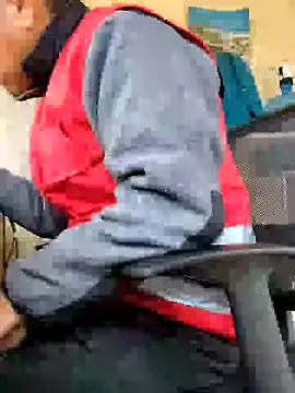 Snapshot of securityhot chatting on January 10, 11:33 am securityhot online show from January 10, 11:33 am