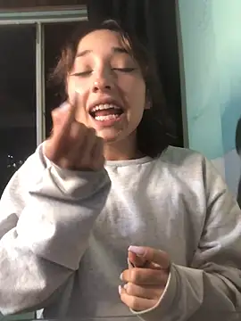 Snapshot of NickiYoung chatting on January 10, 9:02 am NickiYoung online show from January 10, 9:02 am