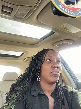 Yoshibaby2670 online show from February 3, 7:00 pm