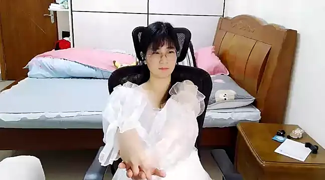 Snapshot of Strawberry_baby chatting on January 10, 3:48 pm Strawberry baby online show from January 10, 3:48 pm