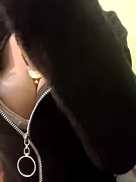 Snapshot of Stripper_Maahi chatting on February 16, 10:32 am Stripper Maahi online show from February 16, 10:32 am