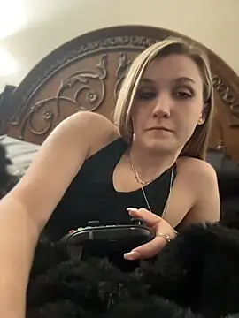 Kitty DaCocks online show from April 26, 7:33 pm