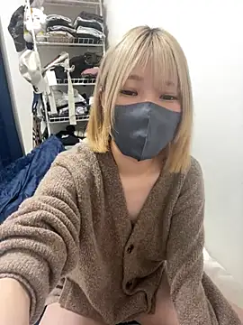 Snapshot of Hikaru-chan chatting on March 9, 7:05 pm Hikaru-chan online show from March 9, 7:05 pm