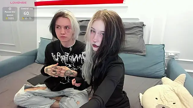 Snapshot of VeryRare_TwinS chatting on April 18, 1:09 am VeryRare TwinS online show from April 18, 1:09 am