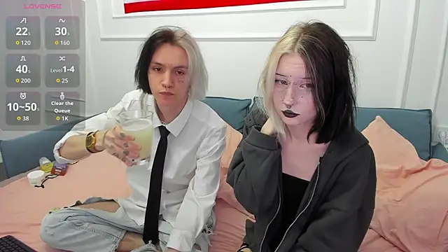Snapshot of VeryRare_TwinS chatting on May 5, 3:31 pm VeryRare TwinS online show from May 5, 3:31 pm