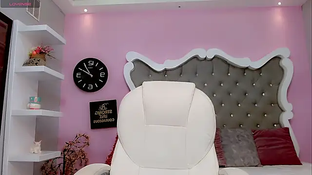 Snapshot of Diva_Smith02 chatting on January 25, 11:34 am Diva Smith02 online show from January 25, 11:34 am