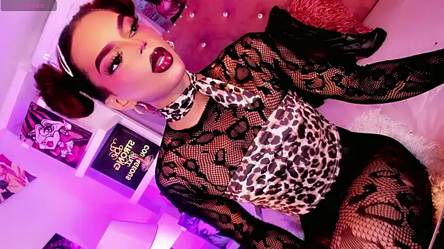 Snapshot of Diva_Smith02 chatting on July 12, 11:12 am Diva Smith02 online show from July 12, 11:12 am