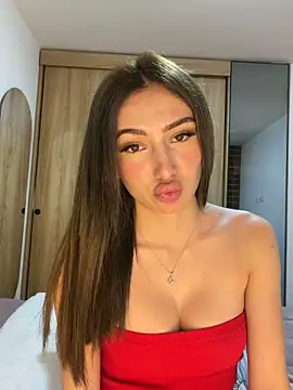 Maddy Jones online show from November 24, 4:01 am