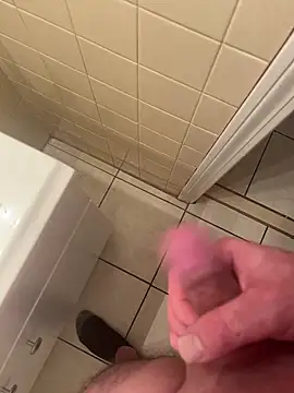 coreyl9718 online show from February 20, 6:17 am