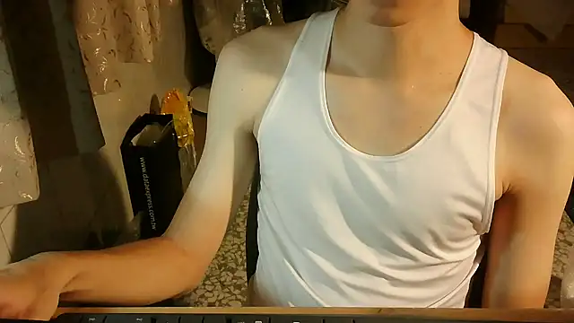 Snapshot of KYU890428 chatting on October 9, 6:28 pm KYU890428 online show from October 9, 6:28 pm