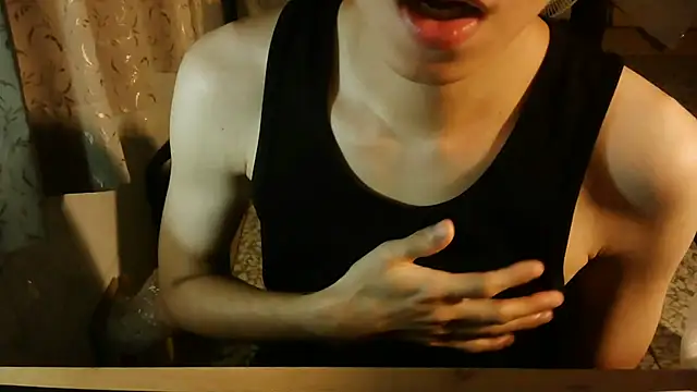 Snapshot of KYU890428 chatting on October 12, 6:29 pm KYU890428 online show from October 12, 6:29 pm