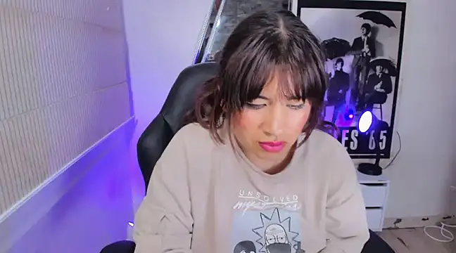 Snapshot of Ji_Eun chatting on January 5, 3:34 pm Ji Eun online show from January 5, 3:34 pm