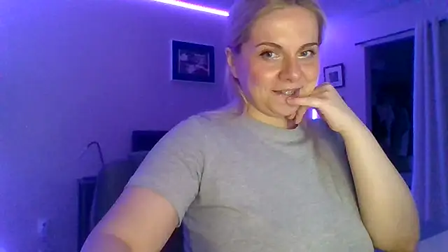 HappyIva online show from December 1, 4:01 pm