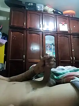 Snapshot of Kekel24cm chatting on September 25, 3:21 am Kekel24cm online show from September 25, 3:21 am