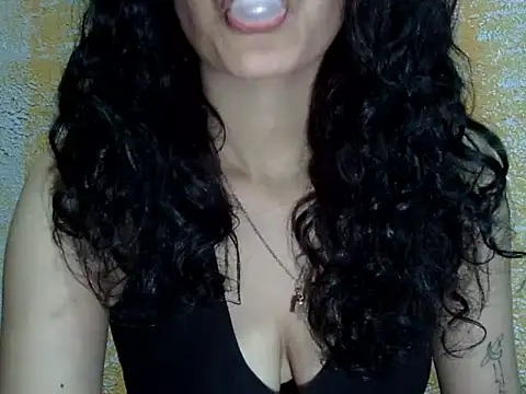 Horny honey69 online show from September 24, 2:31 pm