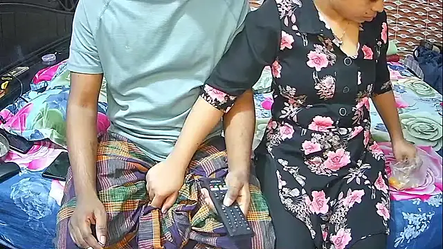 Hot Nila online show from March 10, 3:00 am