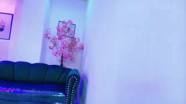 Snapshot of Arianna_sweeet chatting on May 1, 3:33 am Arianna sweeet online show from May 1, 3:33 am
